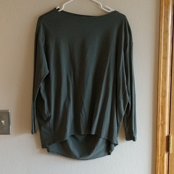 lululemon athletica Tops - Lululemon loose 3/4 length tee size 4